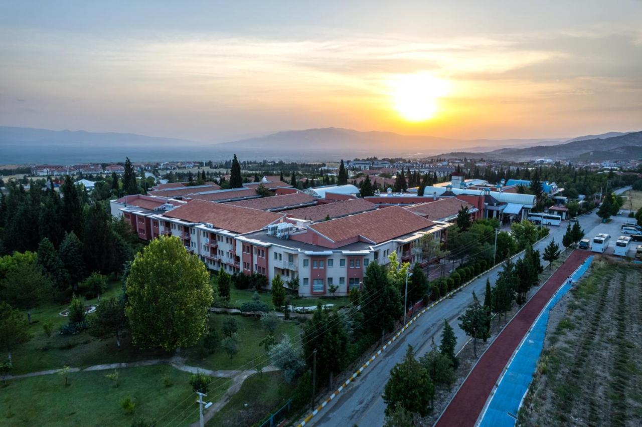 Spa Hotel Colossae Thermal Karahayit  Εξωτερικό φωτογραφία Aerial view of the campus