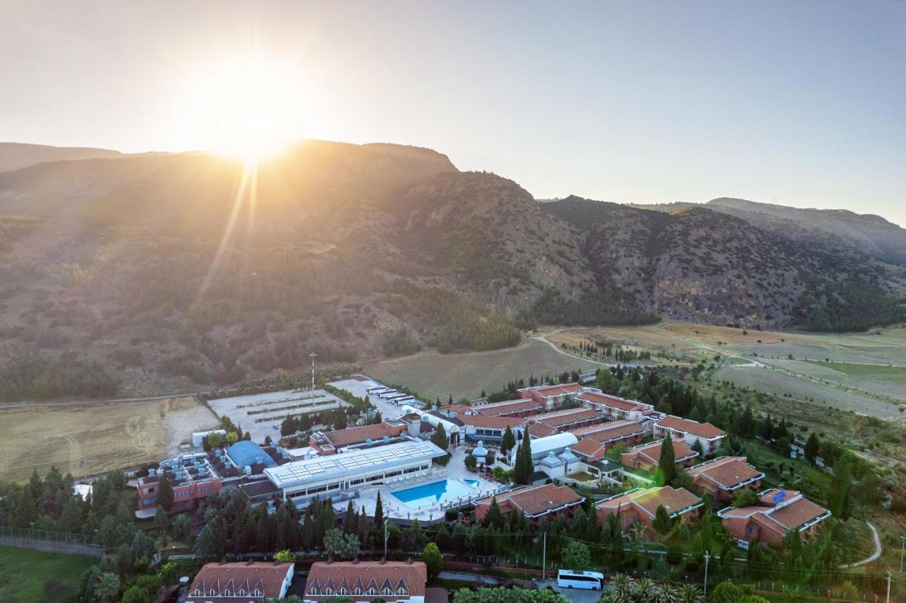 Spa Hotel Colossae Thermal Karahayit  Εξωτερικό φωτογραφία Aerial view of the campus