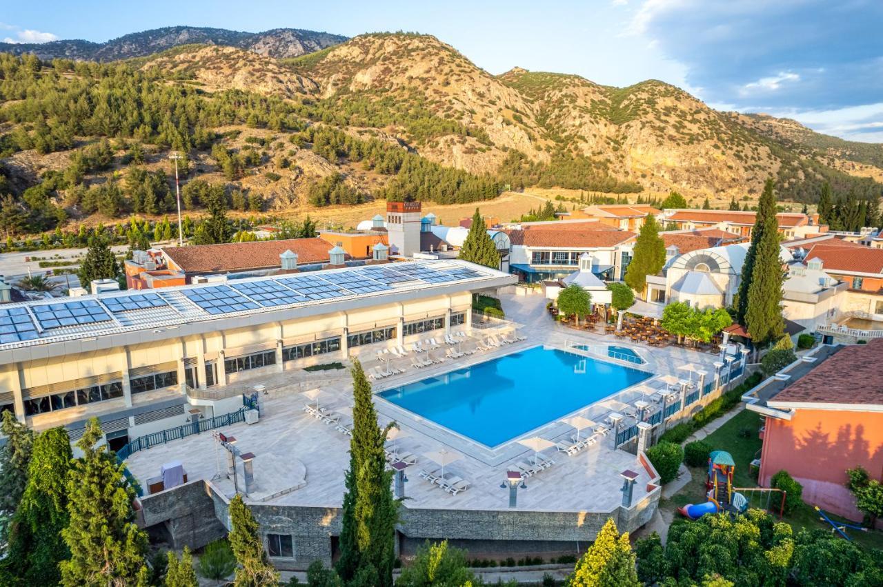 Spa Hotel Colossae Thermal Karahayit  Εξωτερικό φωτογραφία The campus of the University of Patras