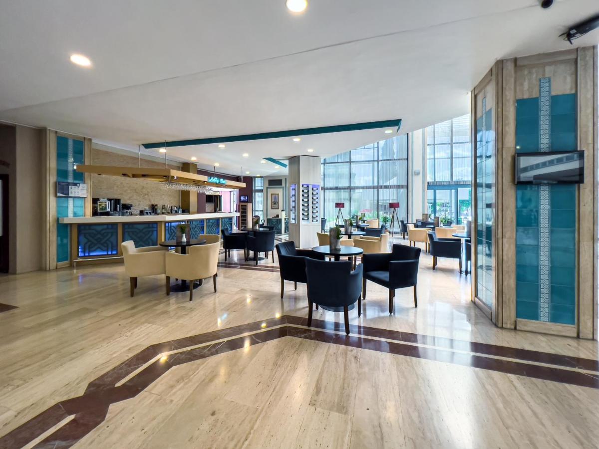Spa Hotel Colossae Thermal Karahayit  Εξωτερικό φωτογραφία The lobby of the hotel