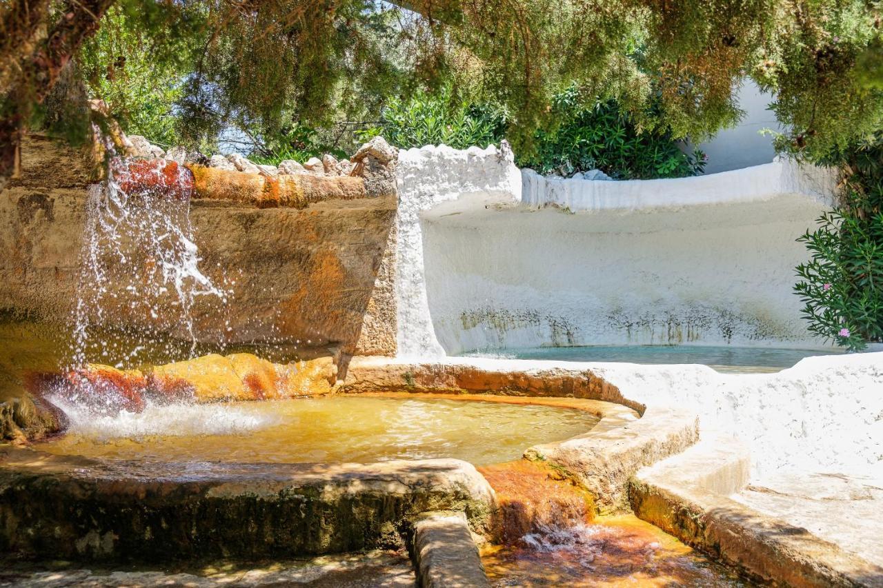 Spa Hotel Colossae Thermal Karahayit  Εξωτερικό φωτογραφία Hot springs of Voulismeni