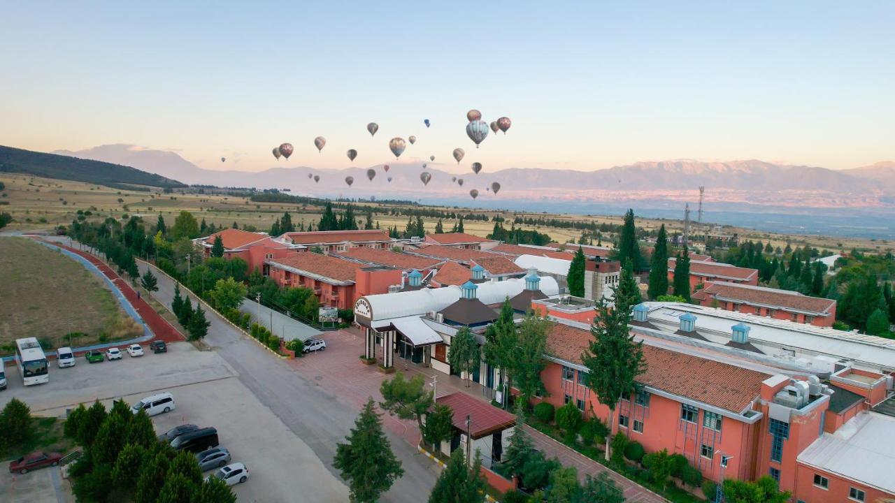 Spa Hotel Colossae Thermal Karahayit  Εξωτερικό φωτογραφία Aerial view of the campus